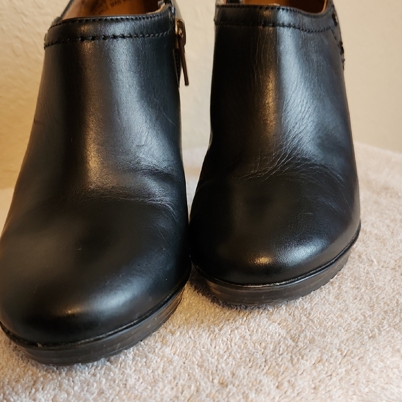 Clarks Artisan Black Leather Heel Booties with Side Zip - Picture 4 of 16